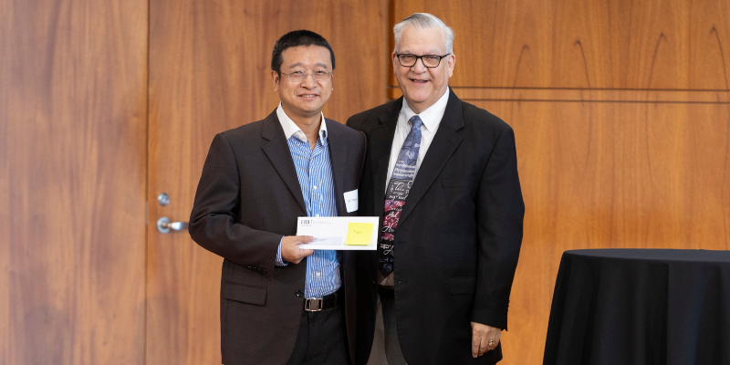Dr. Yongli Luo Named 2023 -2024 HCU Piper Professor
